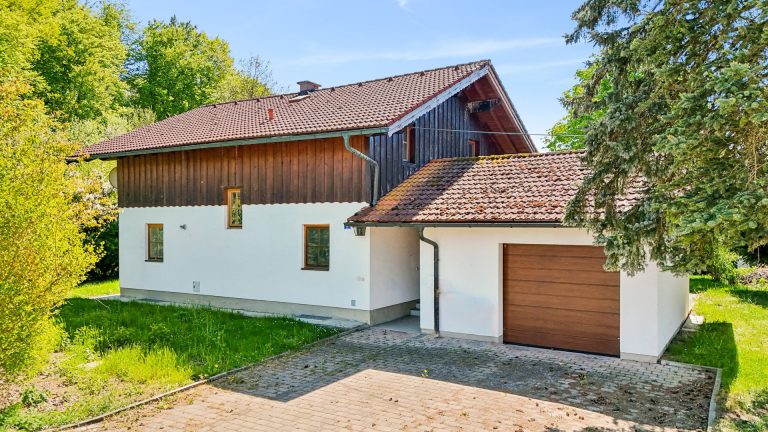 Immobilienangebot - Lamprechtshausen - Alle - GEPFLEGTES EINFAMILIENHAUS MIT RENOVIERUNGSPOTENZIAL IN LAMPRECHTSHAUSEN