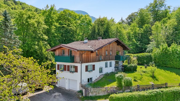 Immobilienangebot - Großgmain - Alle - ZWEIFAMILIENHAUS MIT WALDGRUNDSTÜCK IN GROSSGMAIN