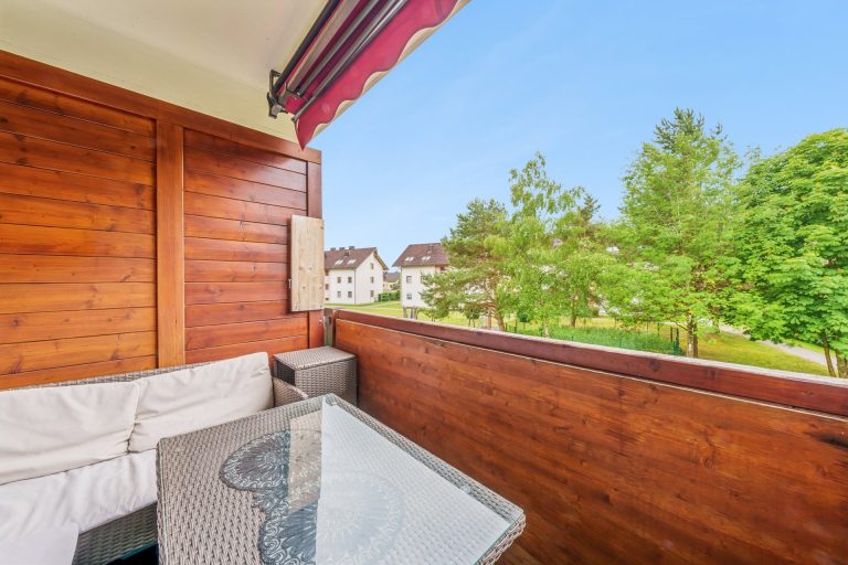 Immobilienangebot - Bürmoos - Alle - TOP GEPFLEGTE 4-ZIMMER-WOHNUNG MIT 2 LOGGIEN IN BÜRMOOS