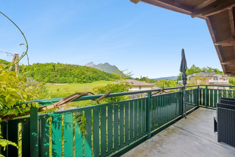 Immobilienangebot - Großgmain - Alle - ZWEIFAMILIENHAUS MIT WALDGRUNDSTÜCK IN GROSSGMAIN