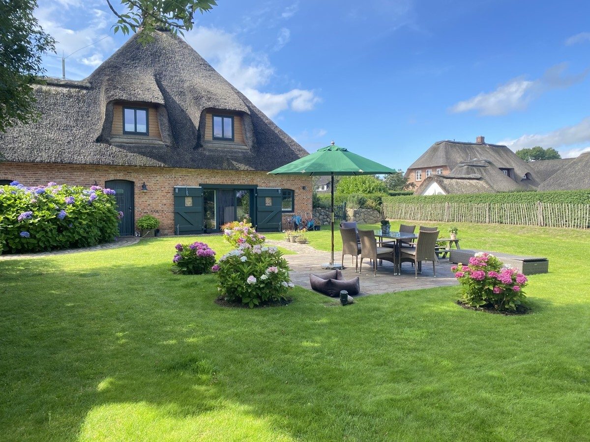 Immobilienangebot - Oevenum - Alle - Großzügiger Wohntraum unter Reet