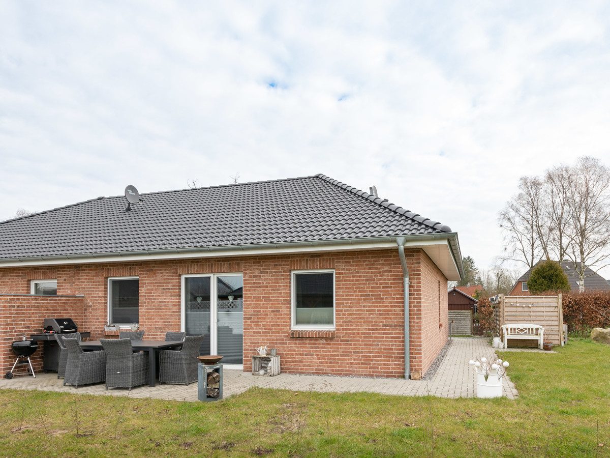Immobilienangebot - Högel - Alle - Alles auf einer Ebene - neuwertige Doppelhaushälfte in Högel