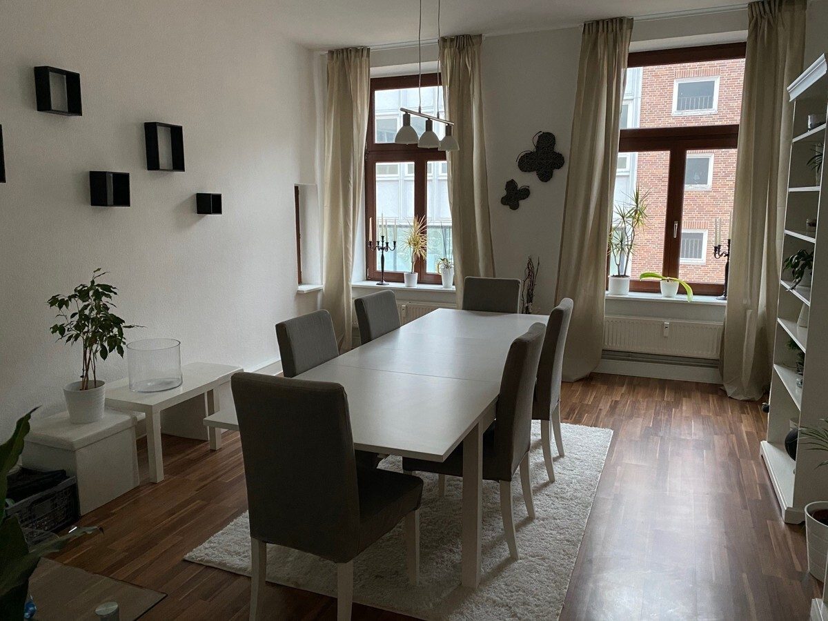 Immobilienangebot - Flensburg - Alle - Zentrale 4,0-Zimmer-Wohnung, Holm 27, 2.OG
                ! Bitte bewerben Sie sich online !