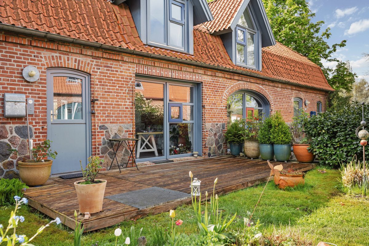 Immobilienangebot - Postfeld - Alle - Doppelhaushälfte mit großem Grundstück und Baurecht