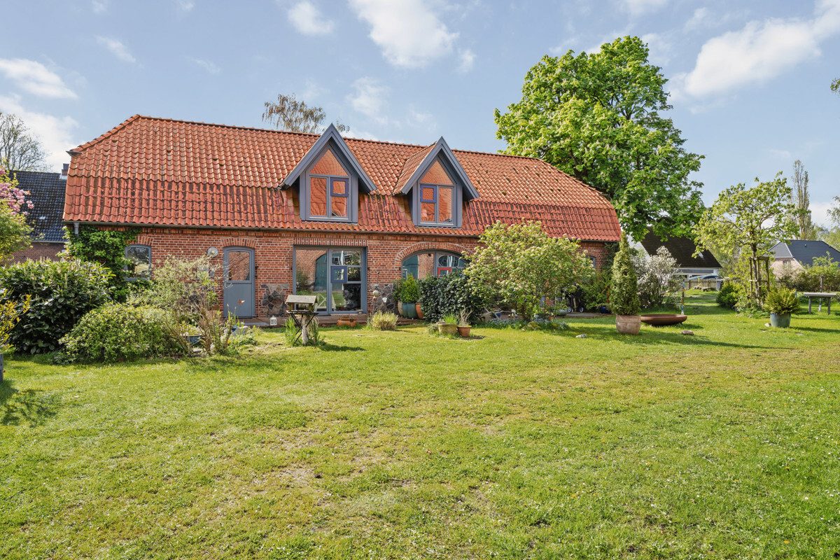 Immobilienangebot - Postfeld - Alle - Doppelhaushälfte mit großem Grundstück und Baurecht