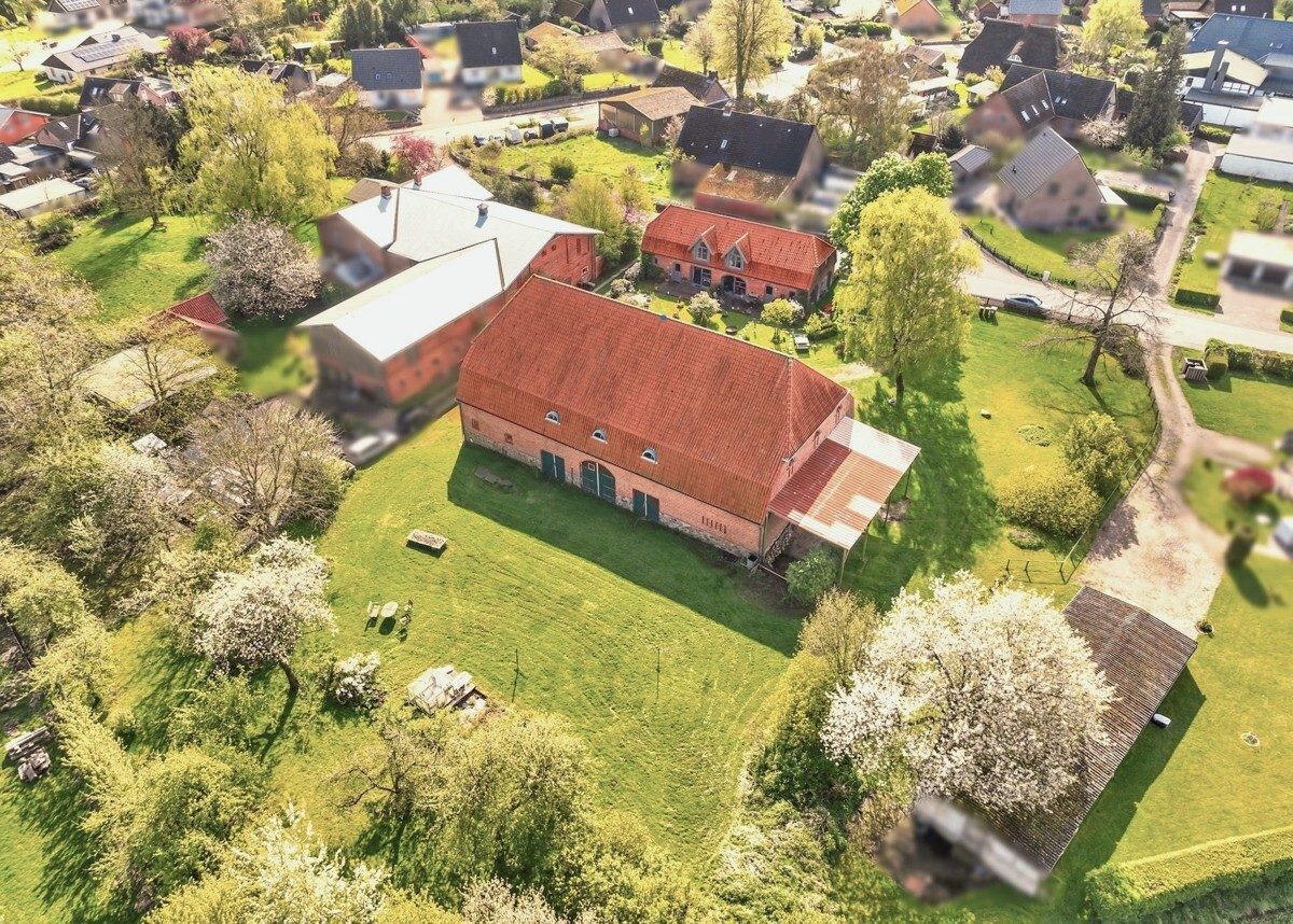 Immobilienangebot - Postfeld - Alle - Doppelhaushälfte mit großem Grundstück und Baurecht