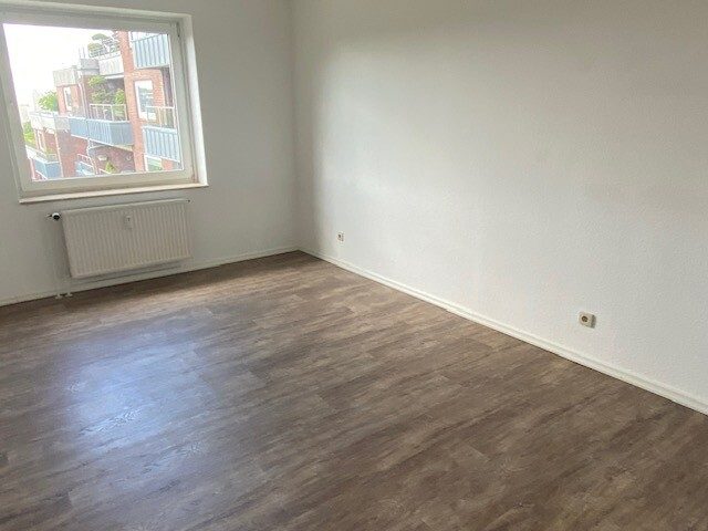 Immobilienangebot - Flensburg - Alle - 3,0-Zimmer-Wohnung, Jürgensgaarder Str. 9c, 4. OG links
          ! Bitte bewerben Sie sich online !