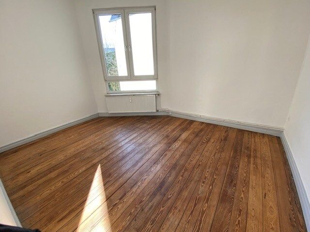 Immobilienangebot - Flensburg / Nordstadt - Wohnen - 3,0-Zimmer-Wohnung, Toosbüystraße 15, 2.OG re.
               ! Bitte bewerben Sie sich online !