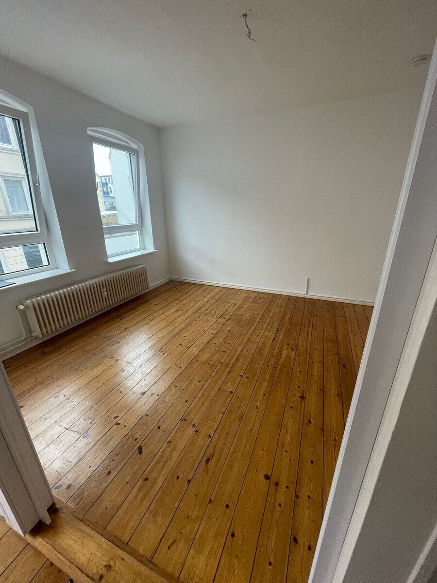 Immobilienangebot - Flensburg - Wohnen - 3,0-Zimmer-Wohnung, Katharinenstraße 9, 1OG re.
   ! Bitte bewerben Sie sich online !
