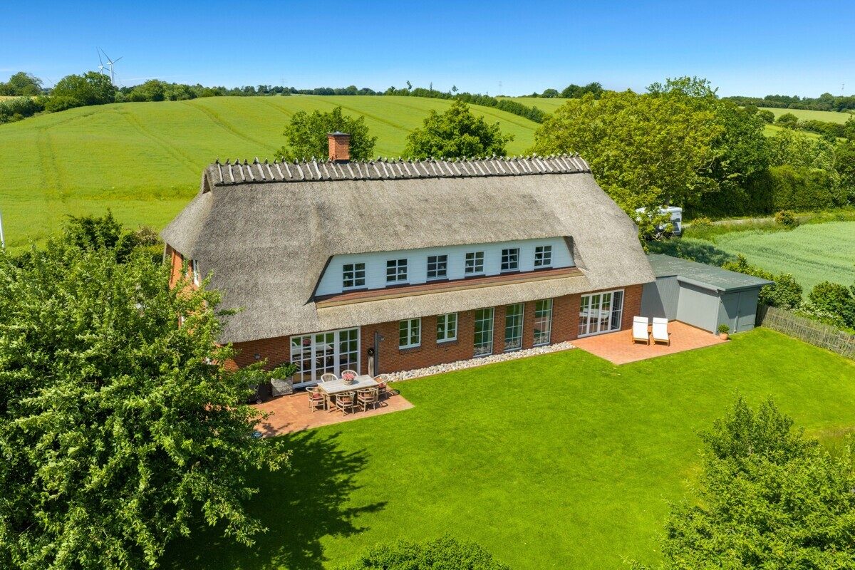 Immobilienangebot - Sörup - Wohnen - Einzigartiges Reetdachanwesen mit Stallungen in idyllischer Lage!