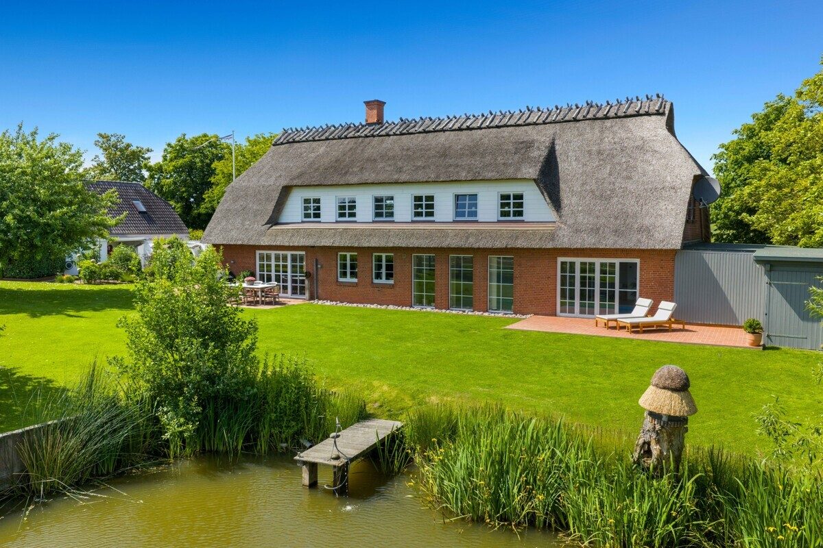 Immobilienangebot - Sörup - Wohnen - Einzigartiges Reetdachanwesen mit Stallungen in idyllischer Lage!