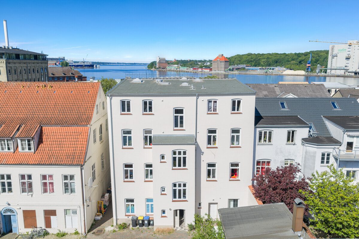 Immobilienangebot - Flensburg - Gewerbe & Investment - Charmantes Wohn- und Geschäftshaus in Hafennähe