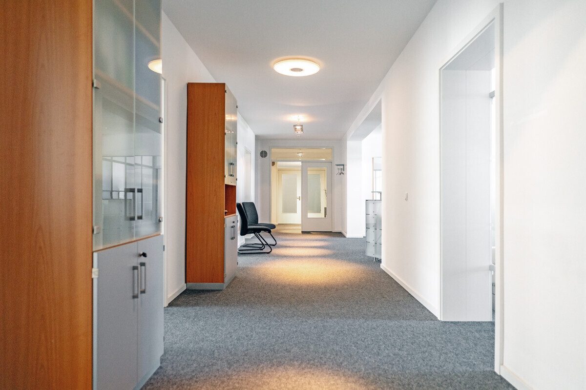 Immobilienangebot - Flensburg - Gewerbe & Investment - Investieren in Beständigkeit – Vermietete Gewerbeflächen in repräsentativer Fördelage