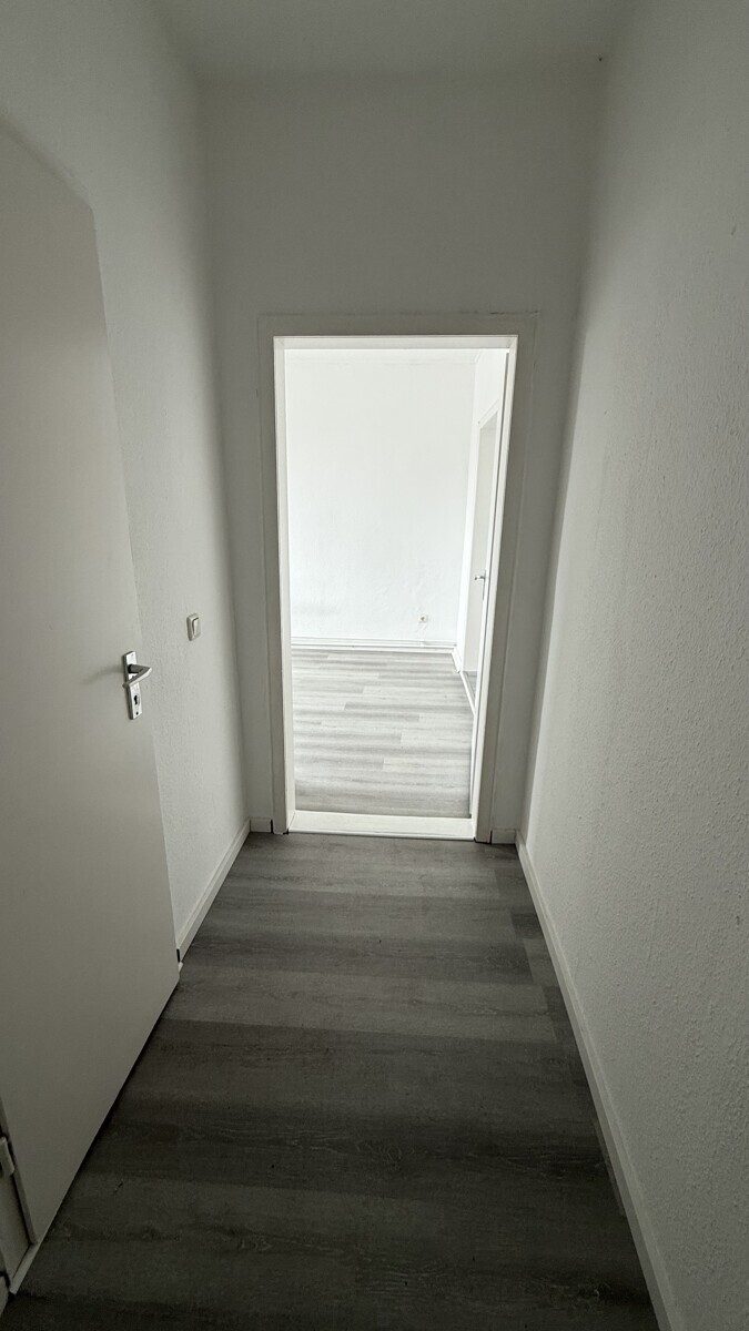 Immobilienangebot - Flensburg / Jürgensby - Wohnen - 2,0-Zimmer-Wohnung, Glücksburger Straße 62, 3. OG re.
        ! Bitte bewerben Sie sich online !