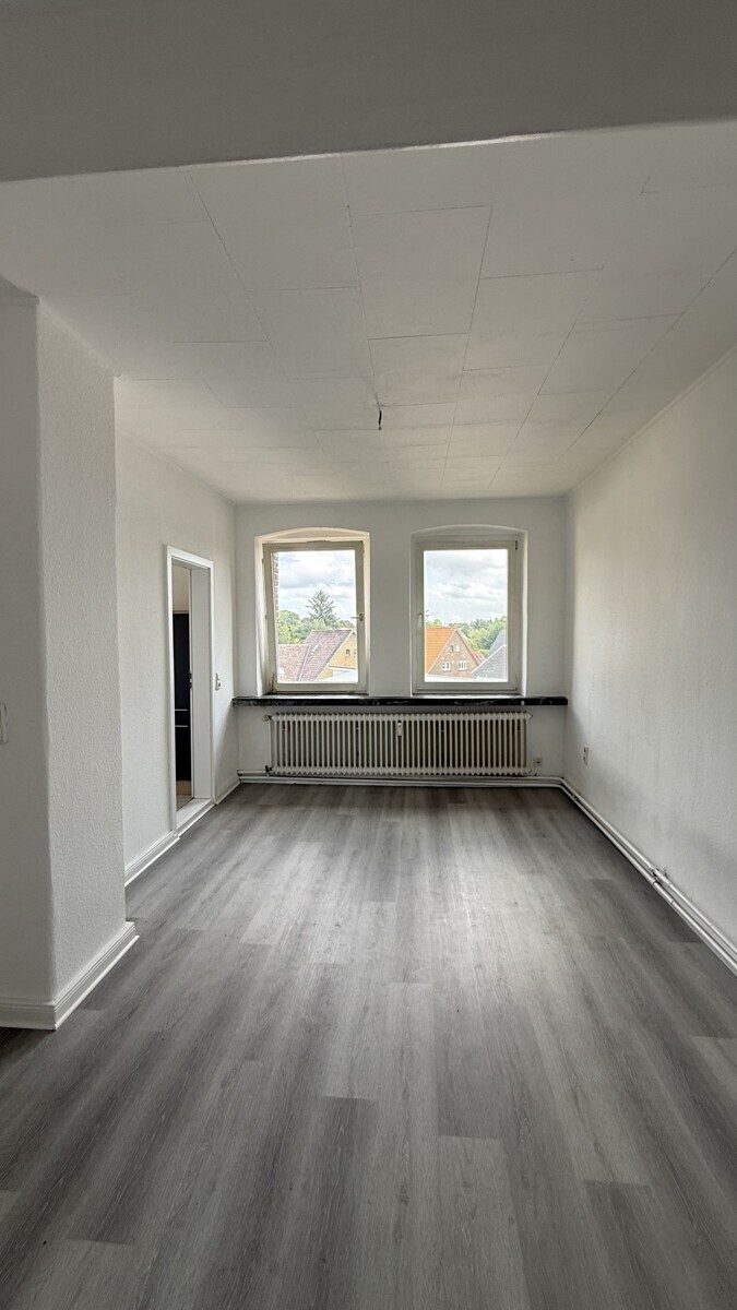 Immobilienangebot - Flensburg / Jürgensby - Wohnen - 2,0-Zimmer-Wohnung, Glücksburger Straße 62, 3. OG re.
        ! Bitte bewerben Sie sich online !
