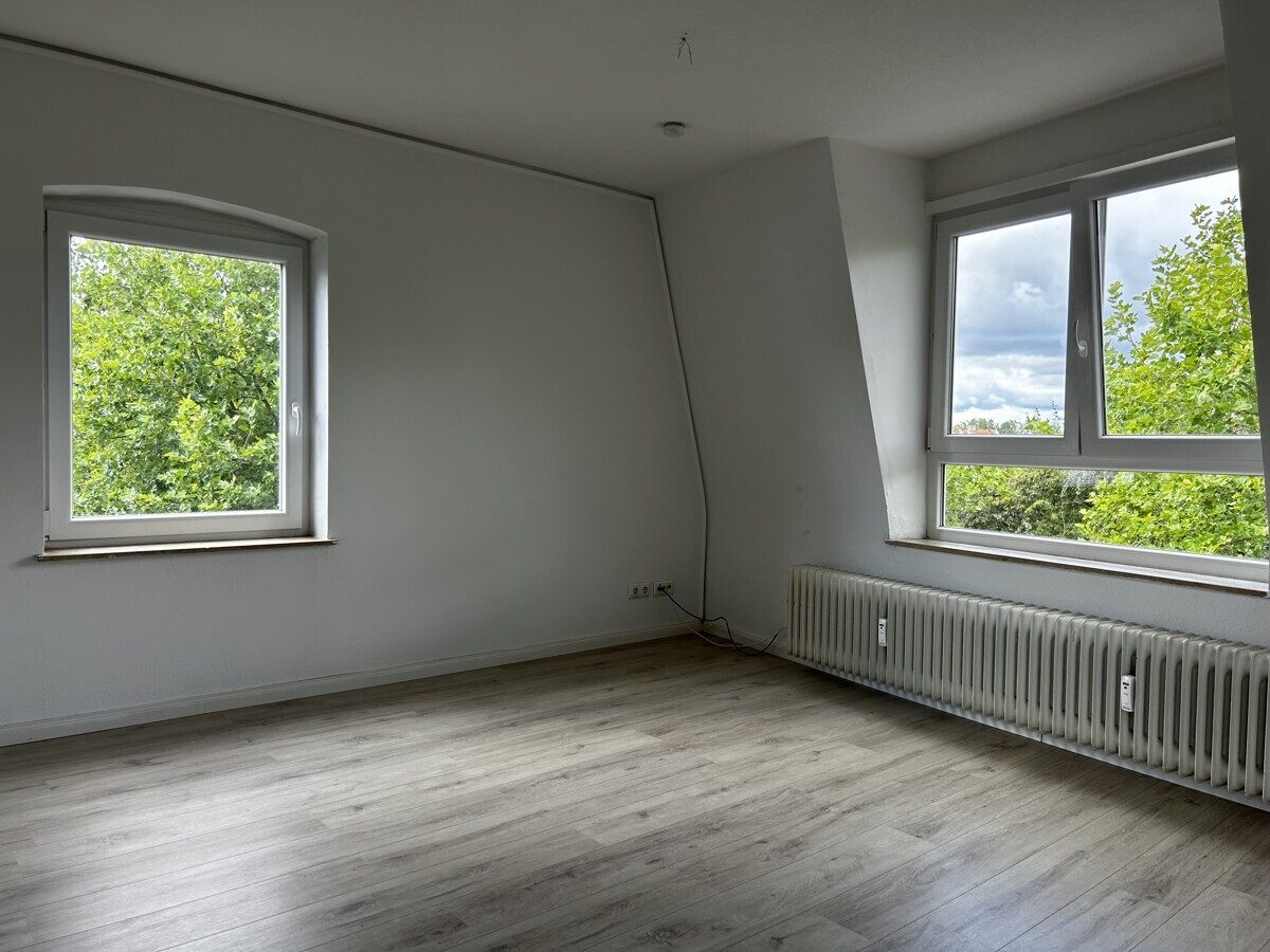 Immobilienangebot - Glücksburg - Wohnen - 2,5-Zimmer-Wohnung, Schlossallee 12, 2.OG.
        ! Bitte bewerben Sie sich online !