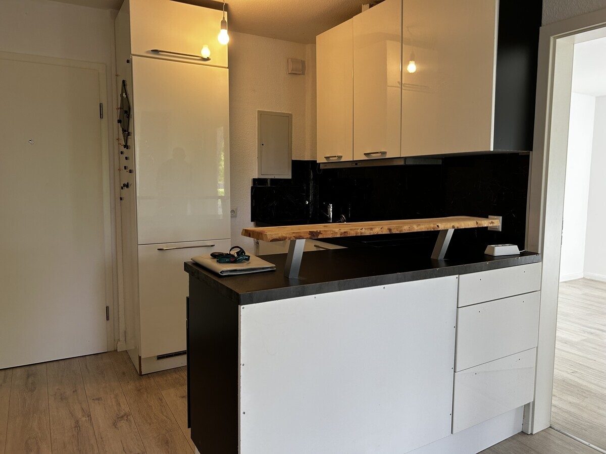 Immobilienangebot - Glücksburg - Wohnen - 2,5-Zimmer-Wohnung, Schlossallee 12, 2.OG.
        ! Bitte bewerben Sie sich online !