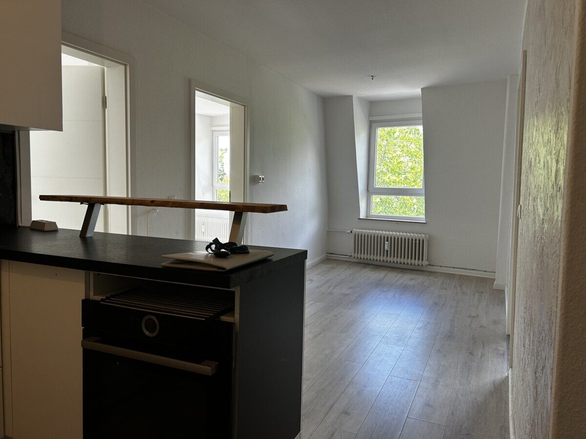 Immobilienangebot - Glücksburg - Wohnen - 2,5-Zimmer-Wohnung, Schlossallee 12, 2.OG.
        ! Bitte bewerben Sie sich online !