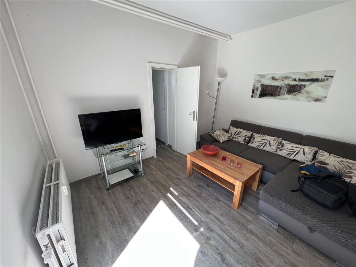 Immobilienangebot - Flensburg - Wohnen - Möblierte 3,0-Zimmer-Wohung, Brixstraße 22a, UG
!!! Bitte bewerben Sie sich online !!!