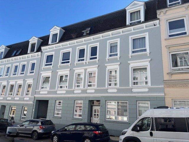 Immobilienangebot - Flensburg - Wohnen - 2,0-Zimmer-Wohnung, Dorotheenstr. 17, 2.OG li.
   ! Bitte bewerben Sie sich online !