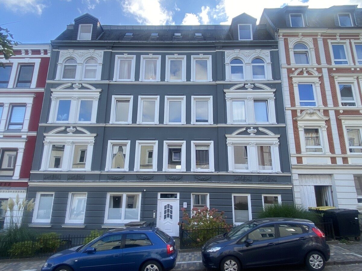 Immobilienangebot - Flensburg - Wohnen - 2,00 -Zimmer-Wohnung, Terrassenstr. 19,  DG links
            ! Bitte bewerben Sie sich online !