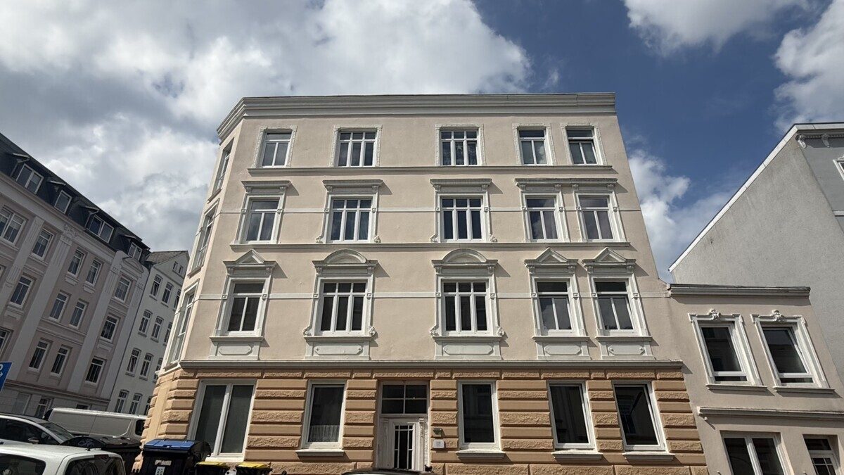 Immobilienangebot - Flensburg - Wohnen - 3,0 -Zimmer-Wohnung, Terrassenstr. 12,  1. OG links
            ! Bitte bewerben Sie sich online !