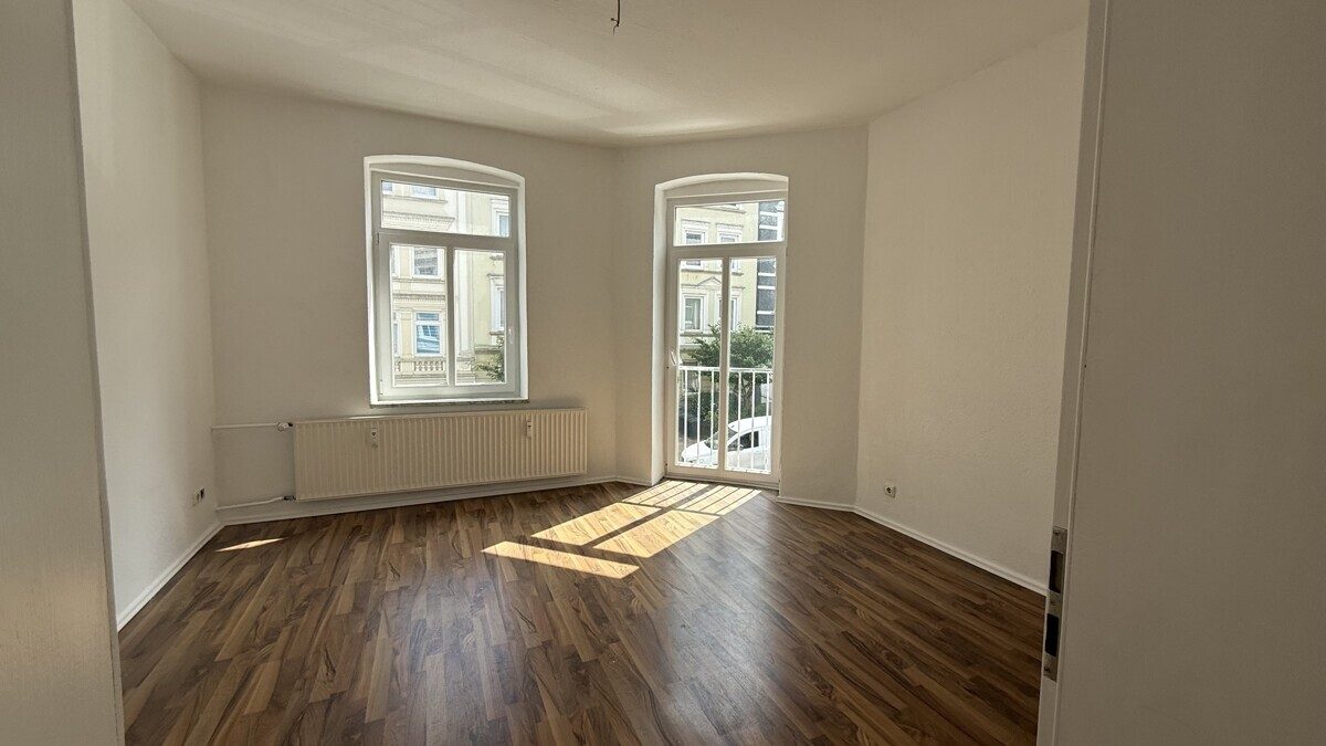 Immobilienangebot - Flensburg - Wohnen - 3,0 -Zimmer-Wohnung, Terrassenstr. 12,  1. OG links
            ! Bitte bewerben Sie sich online !