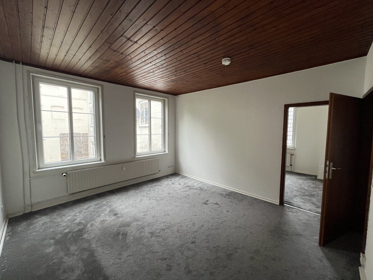 Immobilienangebot - Flensburg - Wohnen - 3,0-Zimmer-Wohnung, Norderstr. 131, 1.OG
! bitte bewerben Sie sich online !