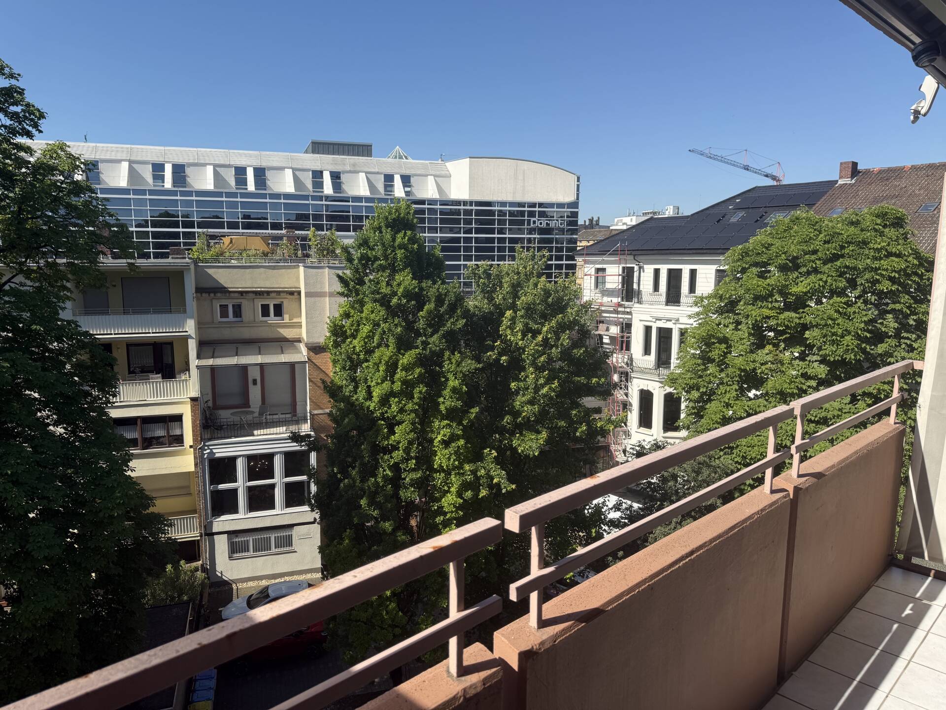 Immobilienangebot - Mannheim / Oststadt - Alle - Großzügige 4-Zimmer-Etagenwohnung mit 2 sonnigen Balkonen und überdachtem Stellplatz