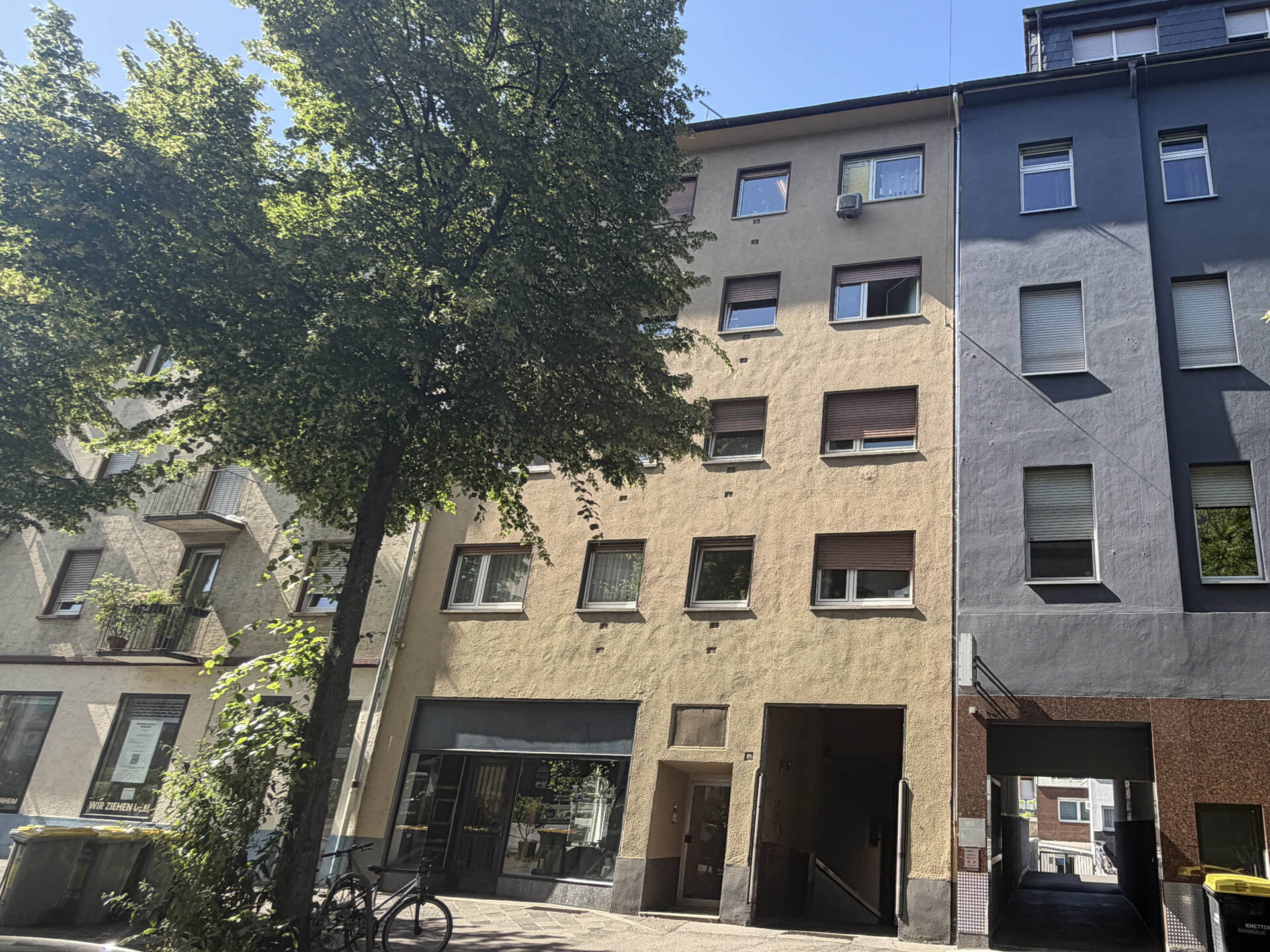Immobilienangebot - Mannheim - Alle - Stattliches Mehrfamilienhaus mit gesuchten Wohnungsgrößen, Gewerbeeinheit und zwei Garagen in zentraler Innenstadtlage