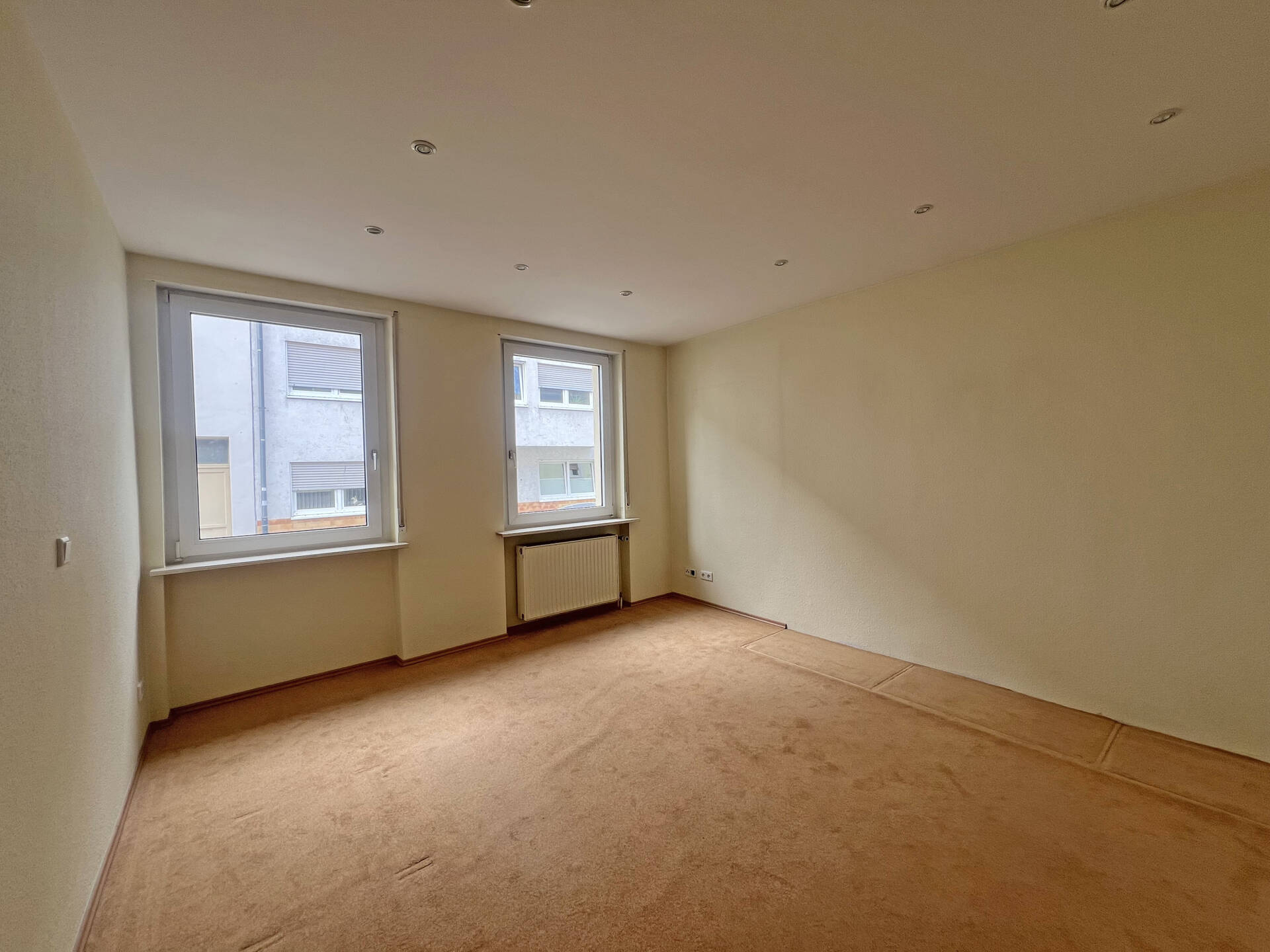 Immobilienangebot - Mannheim / Neckarau - Alle - Provisionsfrei: Sanierungsbedürftiges Mehrfamilienhaus mit vielseitigen Nutzungsmöglichkeiten!