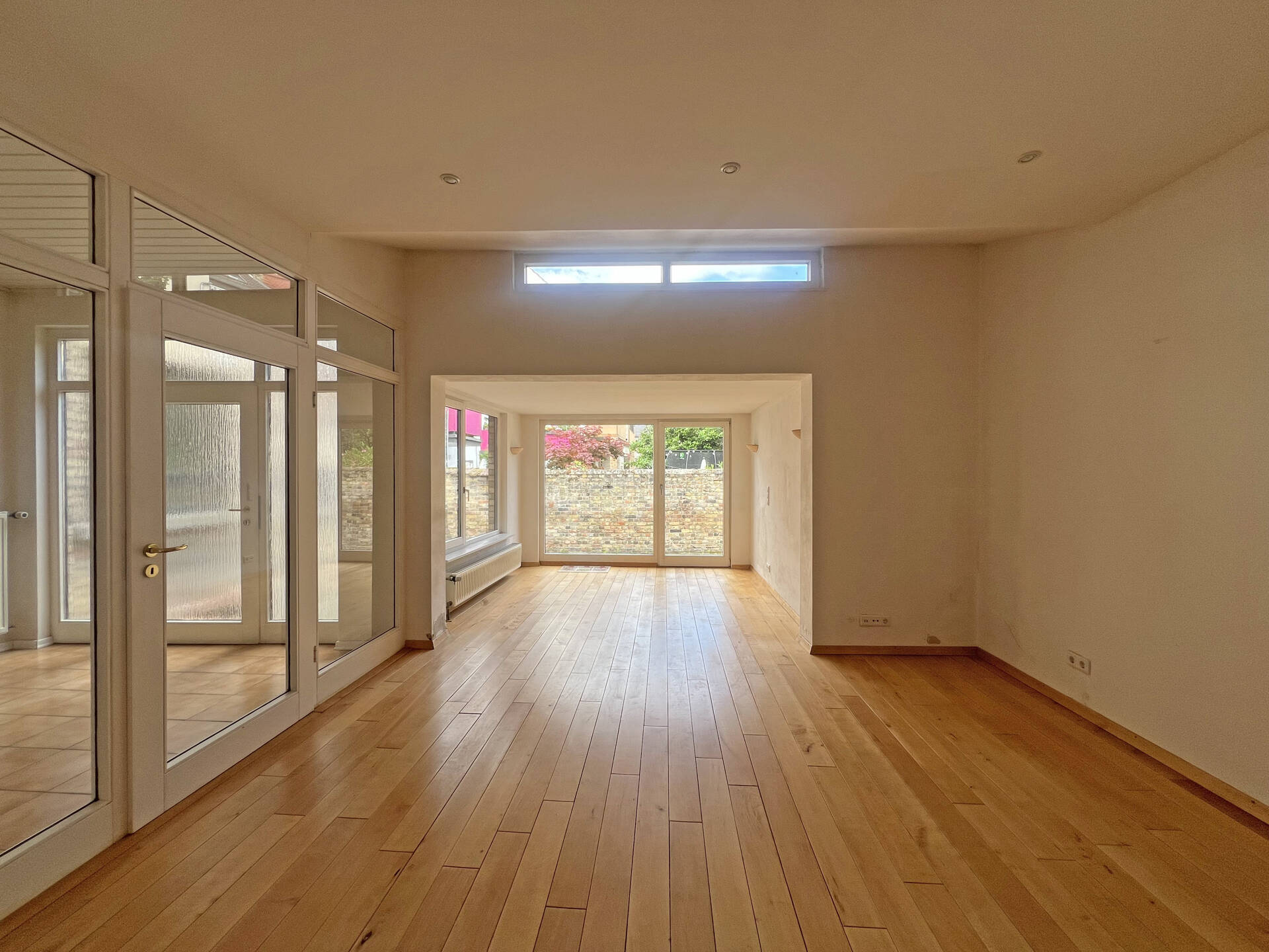 Immobilienangebot - Mannheim / Neckarau - Alle - Provisionsfrei: Sanierungsbedürftiges Mehrfamilienhaus mit vielseitigen Nutzungsmöglichkeiten!