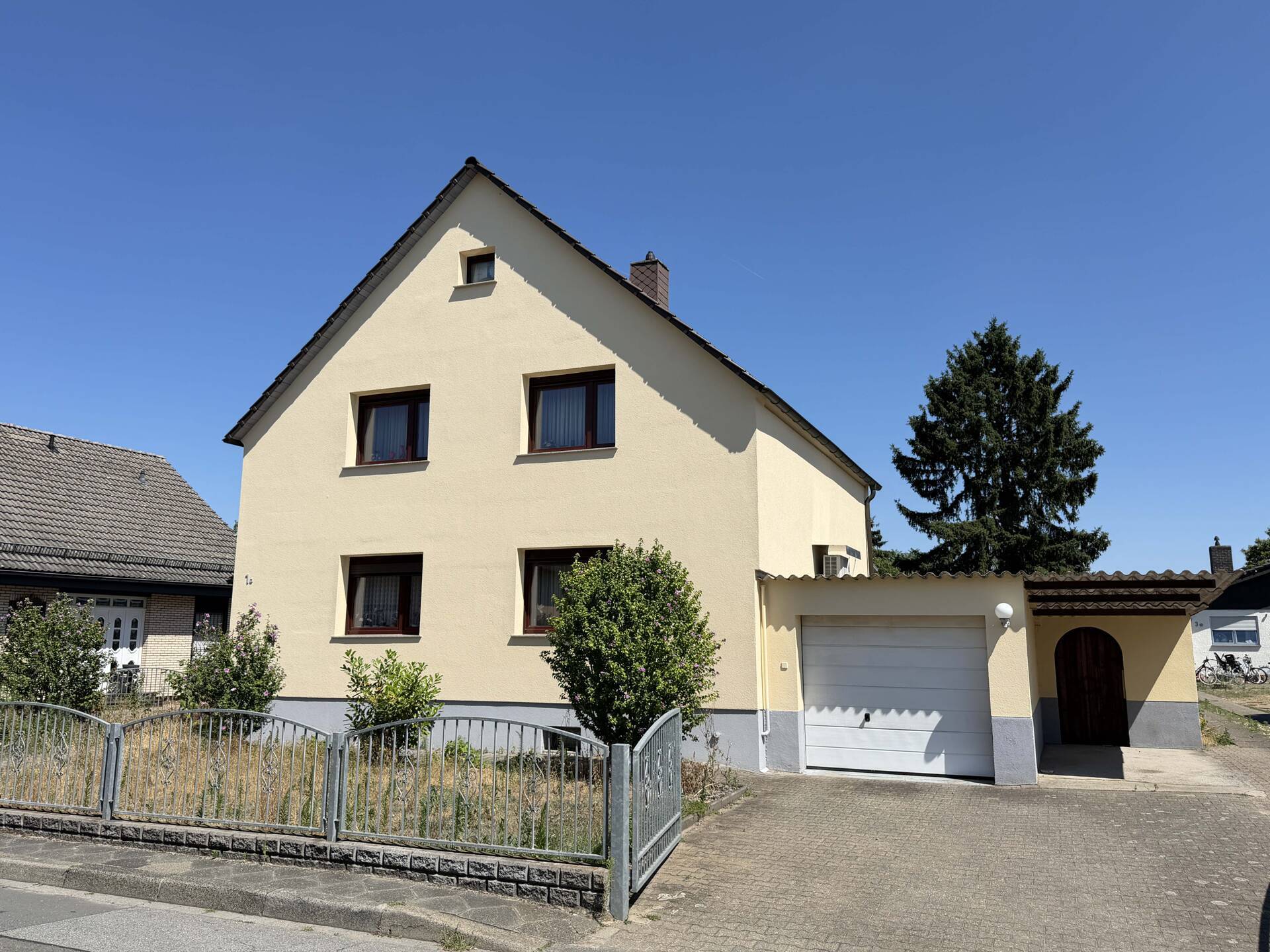 Immobilienangebot - Mannheim / Waldhof - Alle - Freistehendes Einfamilienhaus - Top Zustand in beliebter Wohnlage, sehr gute Infrastruktur - ERBBAU