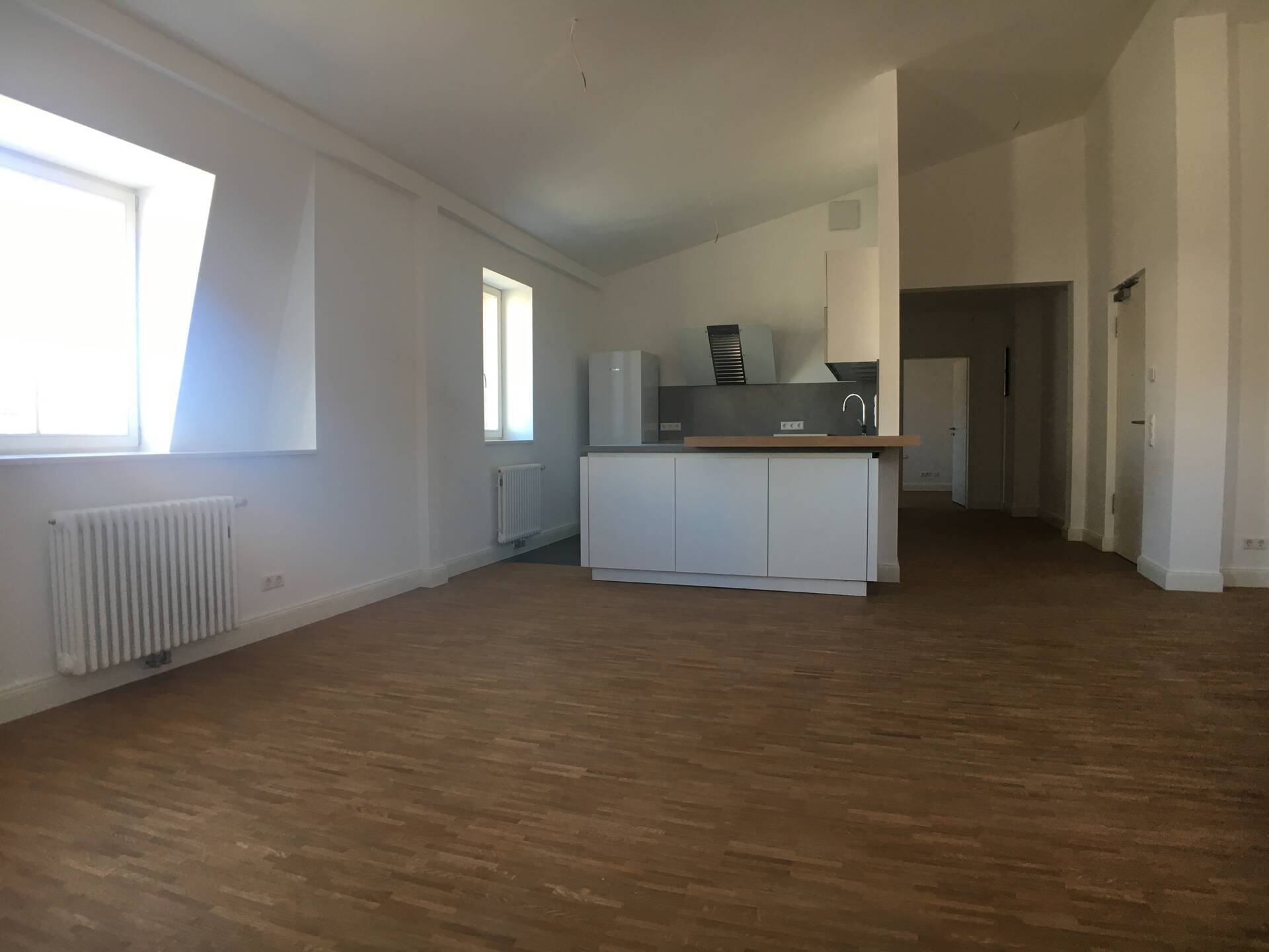 Immobilienangebot - Ludwigshafen am Rhein / Friesenheim - Alle - Top ausgestattete 2-ZI-Wohnung im Stilaltbau mit Fahrstuhl in zentraler und verkehrsgünstiger Lage
