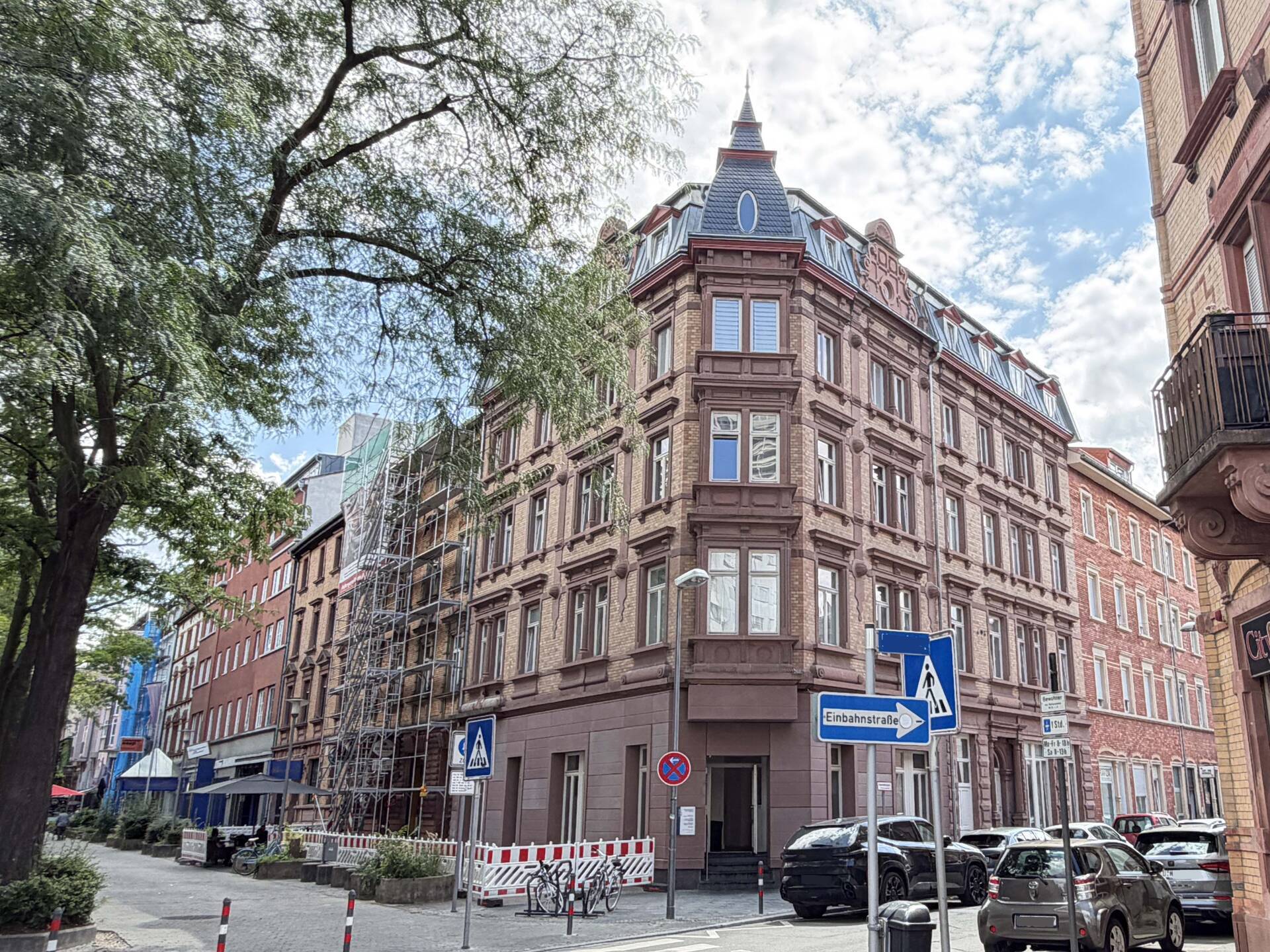 Immobilienangebot - Ludwigshafen am Rhein / Friesenheim - Alle - Top ausgestattete 2-ZI-Wohnung im Stilaltbau mit Fahrstuhl in zentraler und verkehrsgünstiger Lage