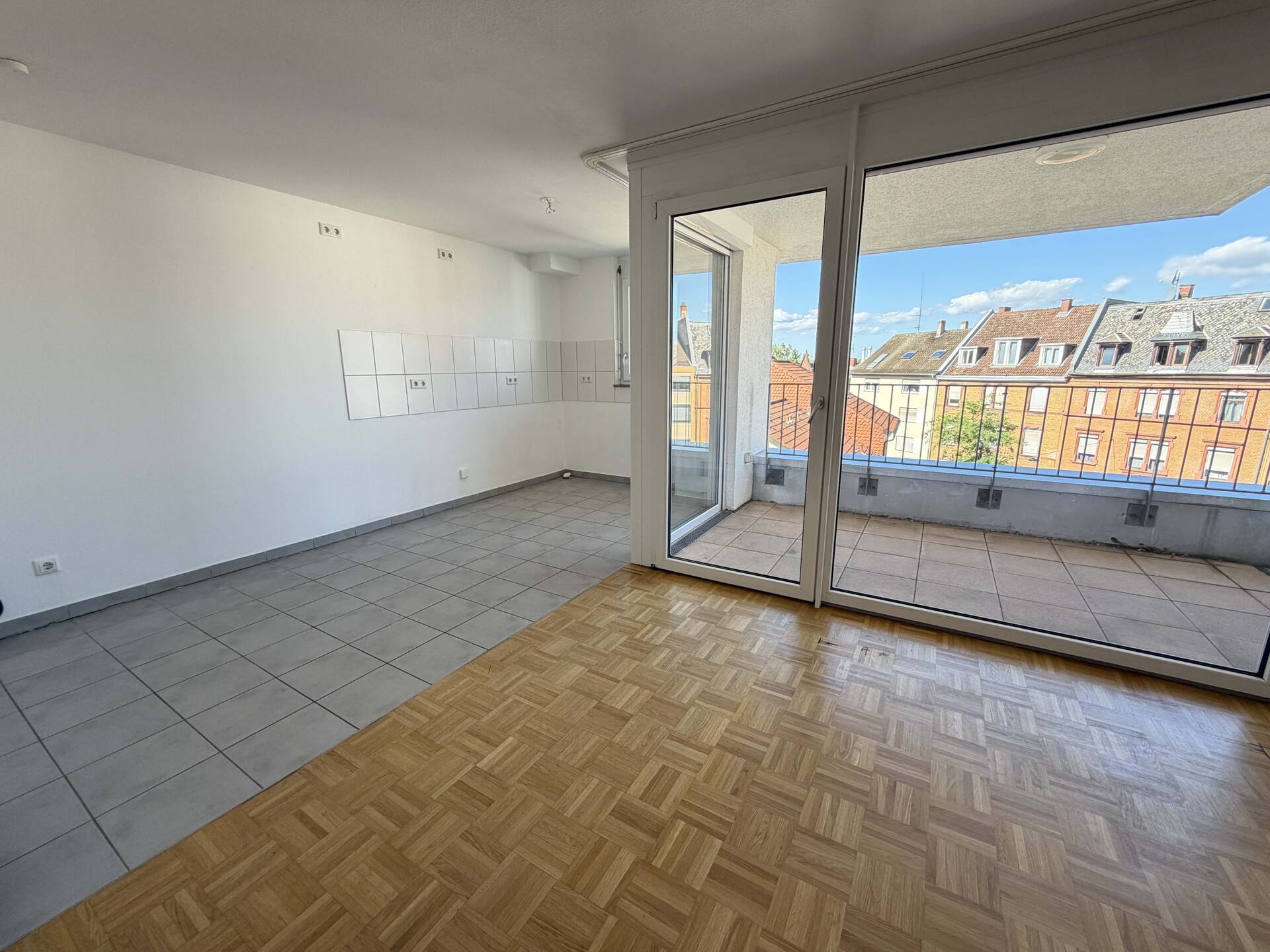 Immobilienangebot - Mannheim / Rheinau - Alle - Top ausgestattete, altersgerechte 2-Zimmer-ETW im Seniorenzentrum Rheinauer Tor in zentraler Lage