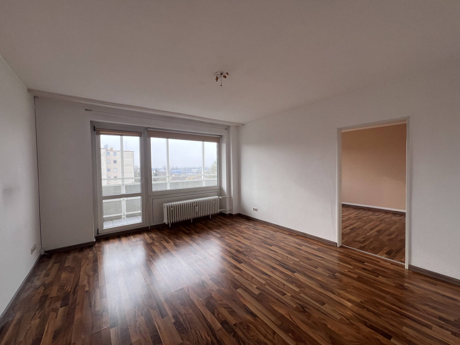 Immobilienangebot - Bensheim / Auerbach - Alle - Provisionsfrei! Leerstehende 2-Zi.-Wohnung mit Wohnküche, Balkon & Aufzug, Stellplatzoption, Toplage