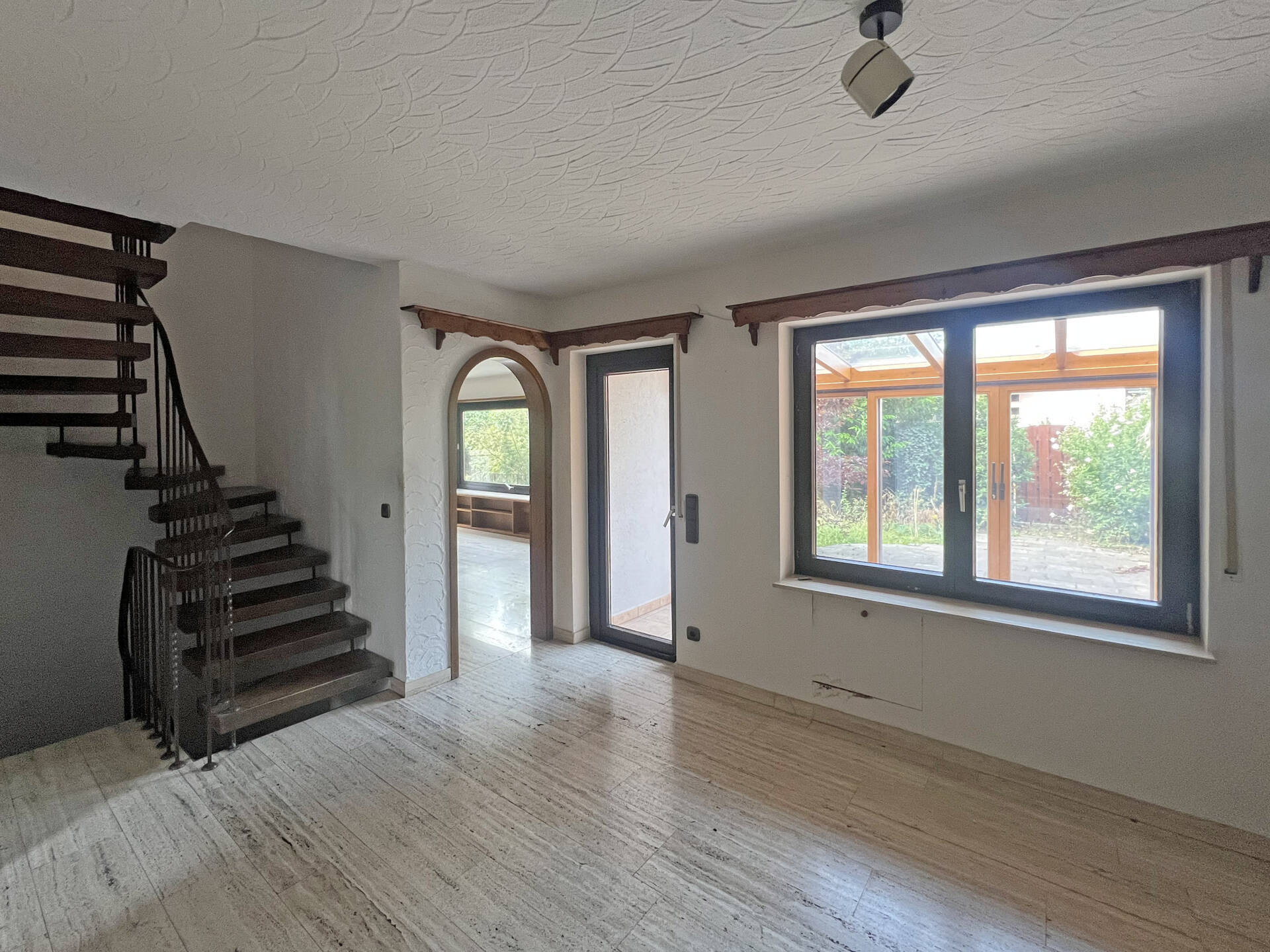 Immobilienangebot - Mannheim / Rheinau - Alle - Einfamilienhaus mit Wintergarten, großzügigem Garten und Garage in Rheinau!