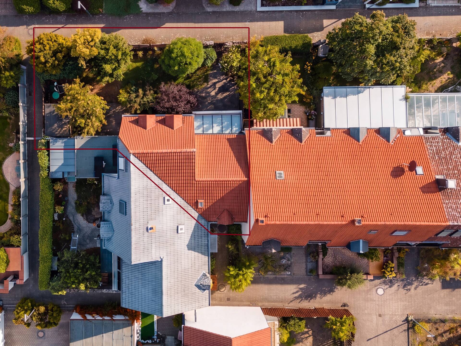 Immobilienangebot - Mannheim / Rheinau - Alle - Einfamilienhaus mit Wintergarten, großzügigem Garten und Garage in Rheinau!