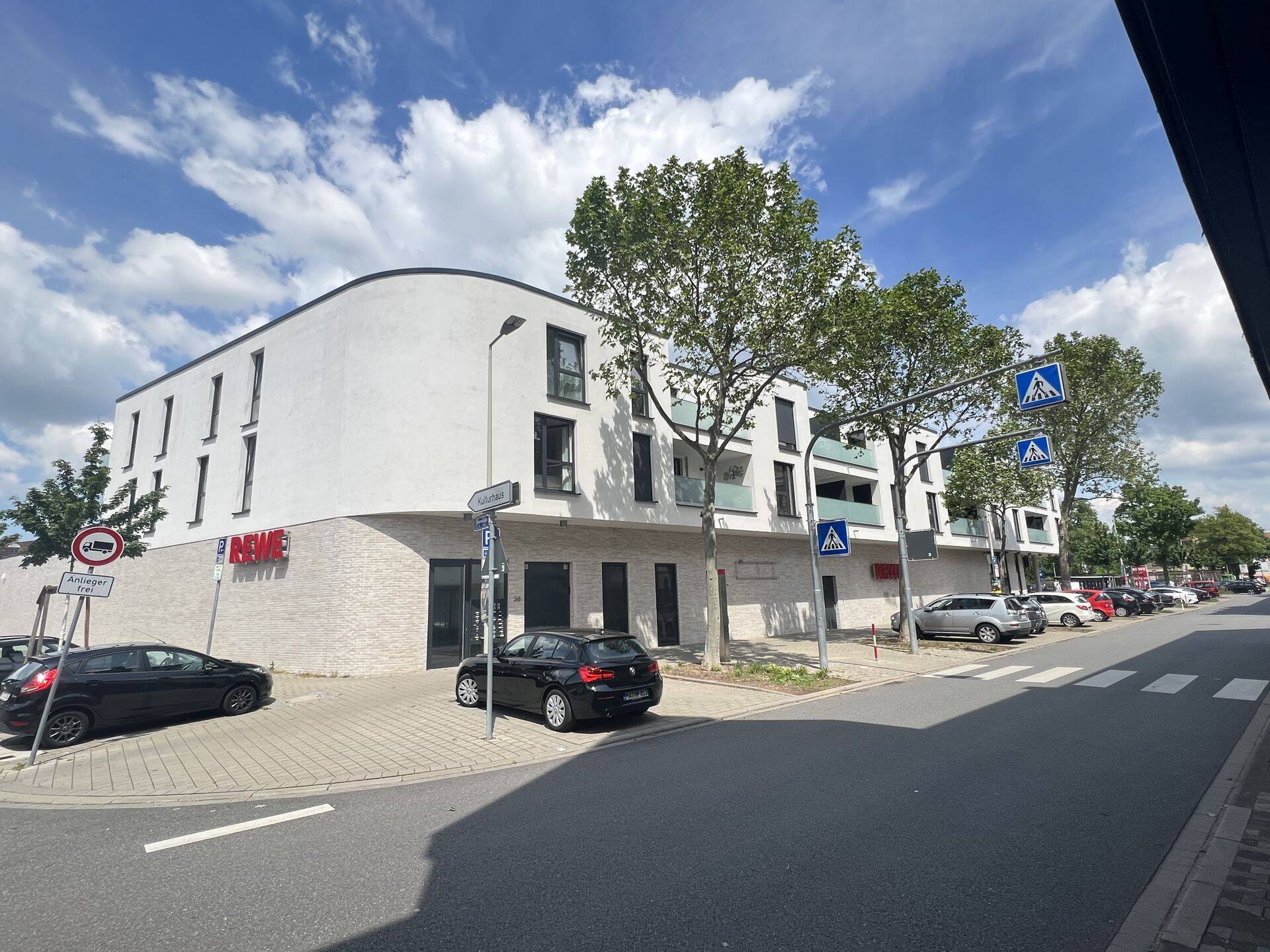 Immobilienangebot - Mannheim / Käfertal - Alle - Moderne 3-Zi-Wohnung mit Einbauküche und Balkon, neuwertig, in zentraler, verkehrsgünstiger Lage