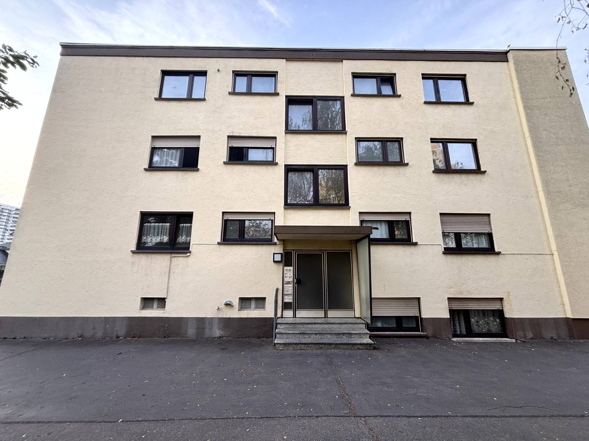 Immobilienangebot - Eppelheim - Alle - Mehrfamilienhaus mit 7 WE, 4 Stellplätzen und 3 Garagen in absoluter ruhiger Wohnlage