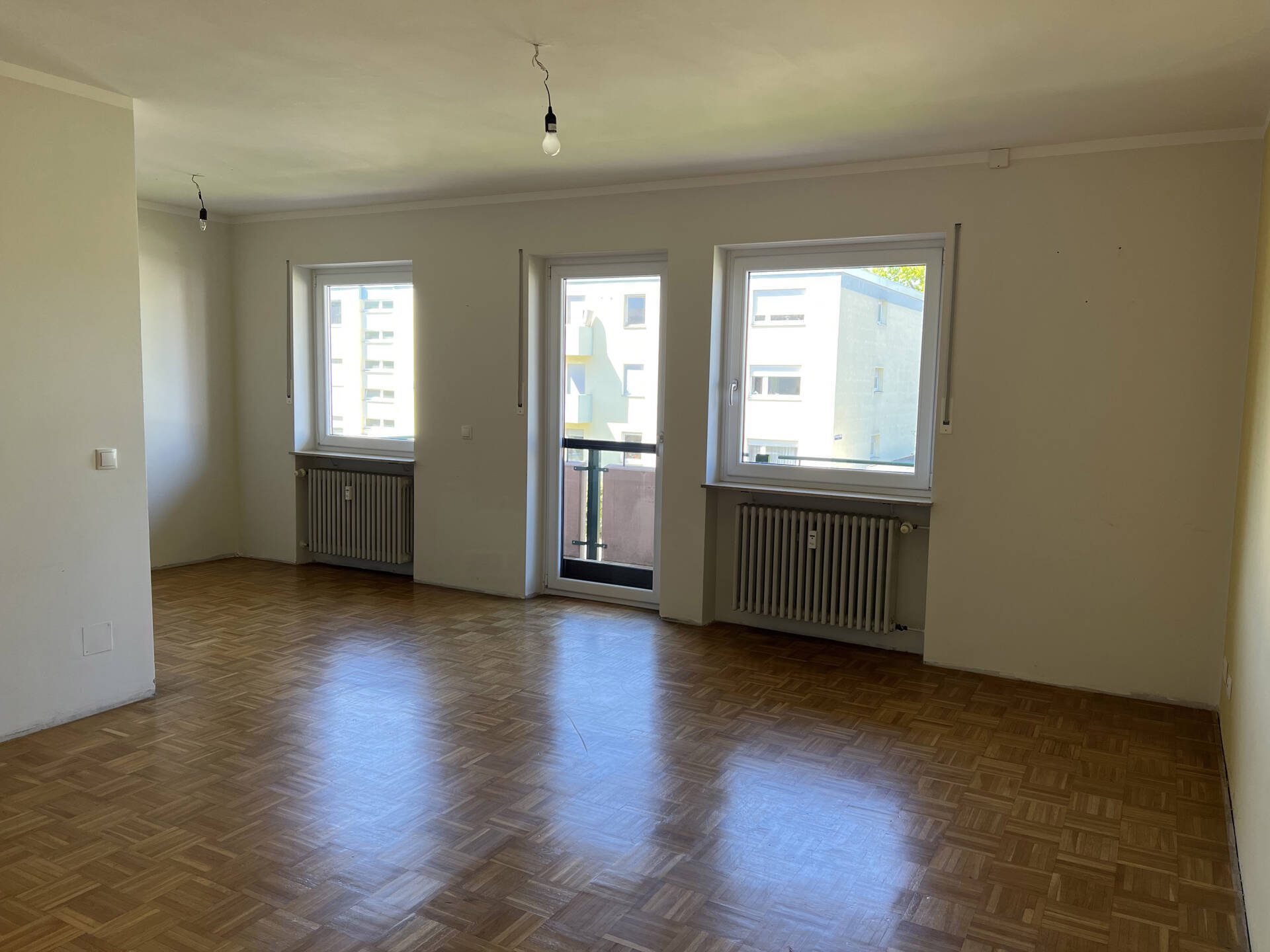 Immobilienangebot - Mannheim / Waldhof - Alle - Gepflegte 3-Zimmer-Eigentumswohnung mit Balkon und Garage