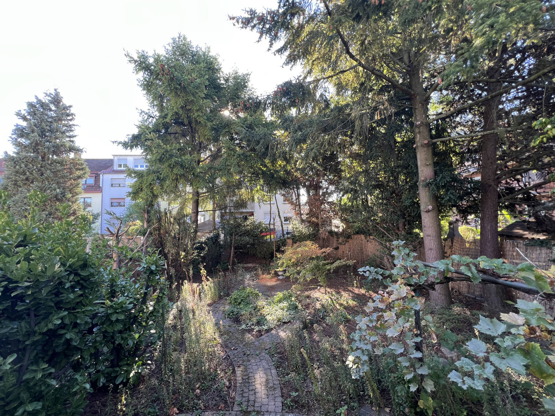 Immobilienangebot - Mannheim / Käfertal - Alle - Viel Potenzial für Ihre Wohnideen – Reihenendhaus mit Südgrundstück!