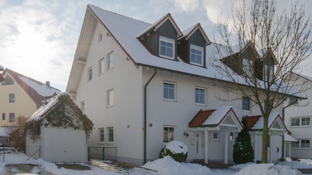Immobilienangebot - Wörth - Alle - Doppelhaushälfte - PROVISIONSFREI für Käufer - viel Wohnfläche - wenig Gartenarbeit - Wörth/Isar