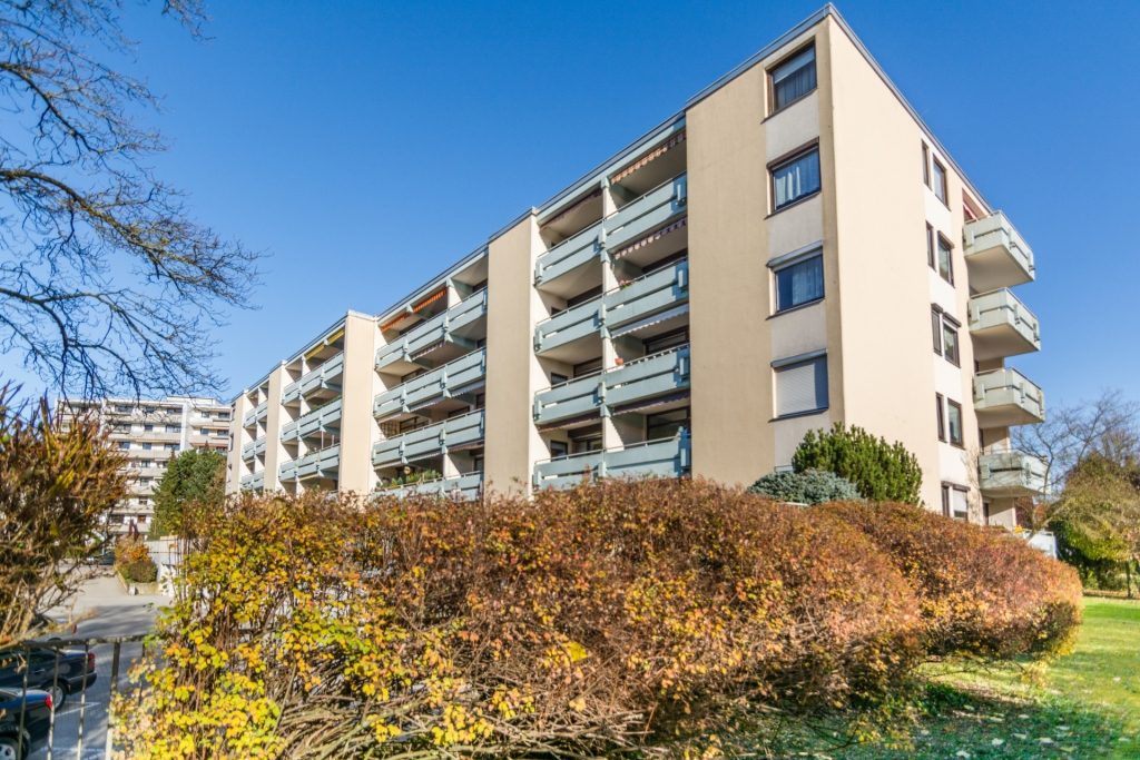 Immobilienangebot - Landshut - Alle - Provisionsfrei für Käufer - große, ruhig gelegene Wohnung im Konradviertel mit 20 m²-Loggia und Garage
