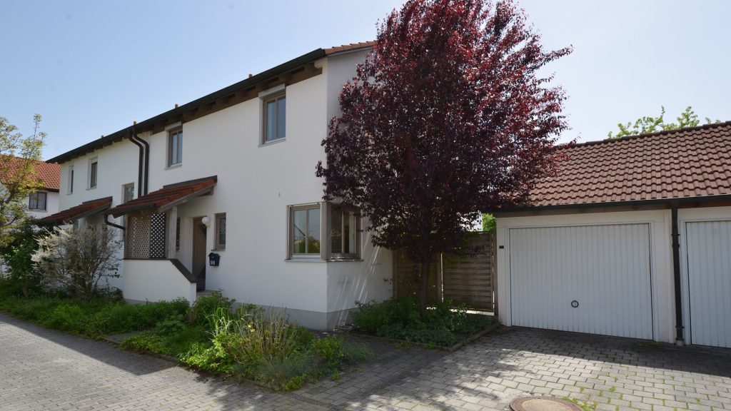 Immobilienangebot - Landshut - Alle - PROVISIONSFREI für Käufer - ruhig gelegene Doppelhaushälfte mit Garage in der Bayerwaldsiedlung