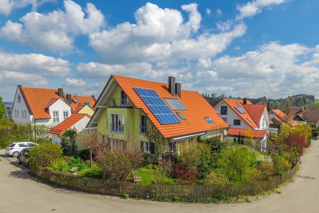 Immobilienangebot - Tiefenbach - Alle - PROVISIONSFREI* - Doppelhaushälfte mit Garage, Photovoltaik u. EBK in Tiefenbach auf Erbbaugrund
