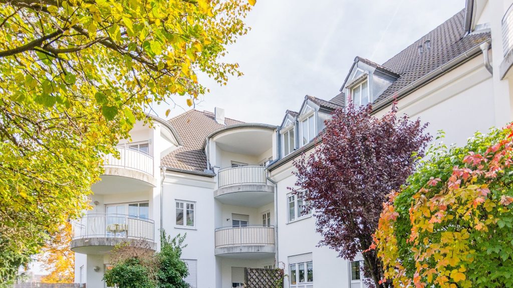 Immobilienangebot - Landshut - Alle - 2-Zimmer-Wohnung mit TG-Stellplatz und Einbauküche in ruhiger Lage in der Wolfgangsiedlung