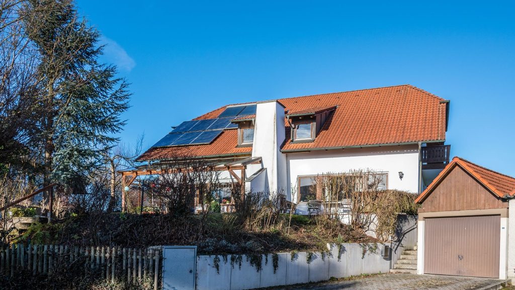 Immobilienangebot - Landshut - Alle - Ganz nah am Paradies - Ruhig gelegene Doppelhaushälfte mit Garage im Landshuter Schlehental