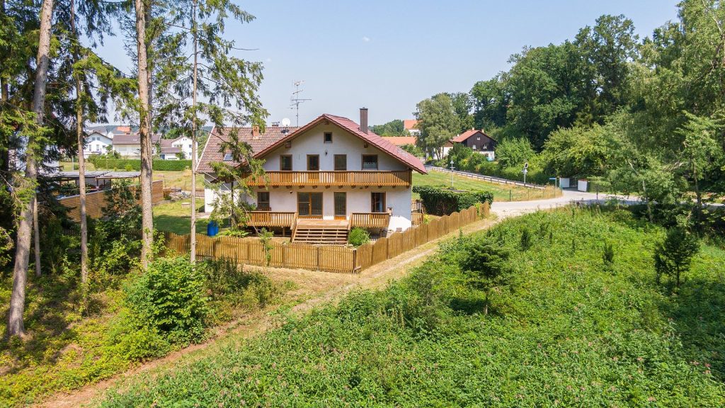 Immobilienangebot - Kröning / Kirchberg - Alle - PROVISIONSFREI* - 2 aneinander gebaute EFHs in Kirchberg, Lkr. LA - auch Einzelverkauf